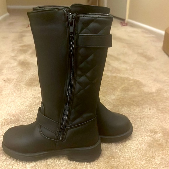 Black Boots size 6 toddler - Picture 3 of 4